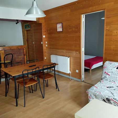 Agréable appartement de 48 m² en RDC La Bourboule Esterno foto