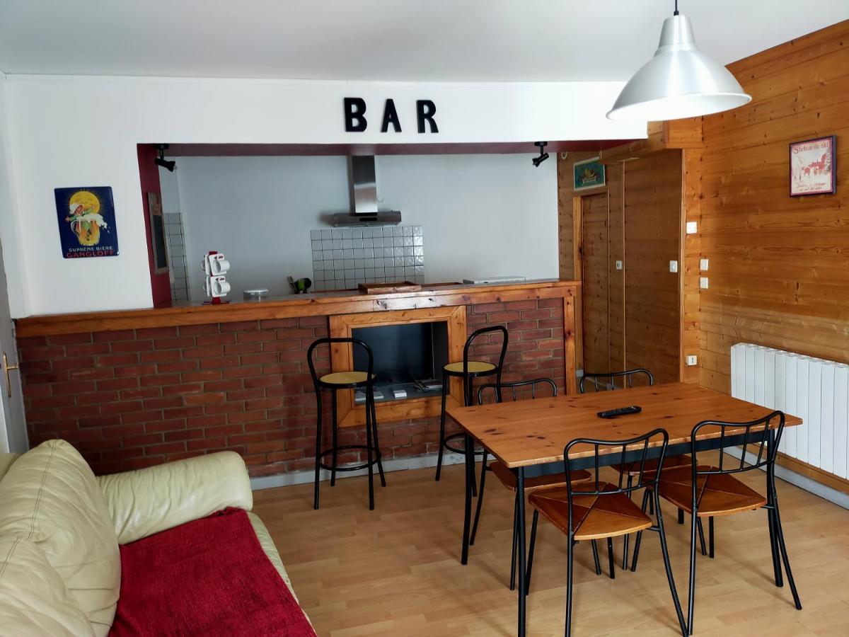 Agréable appartement de 48 m² en RDC La Bourboule Esterno foto