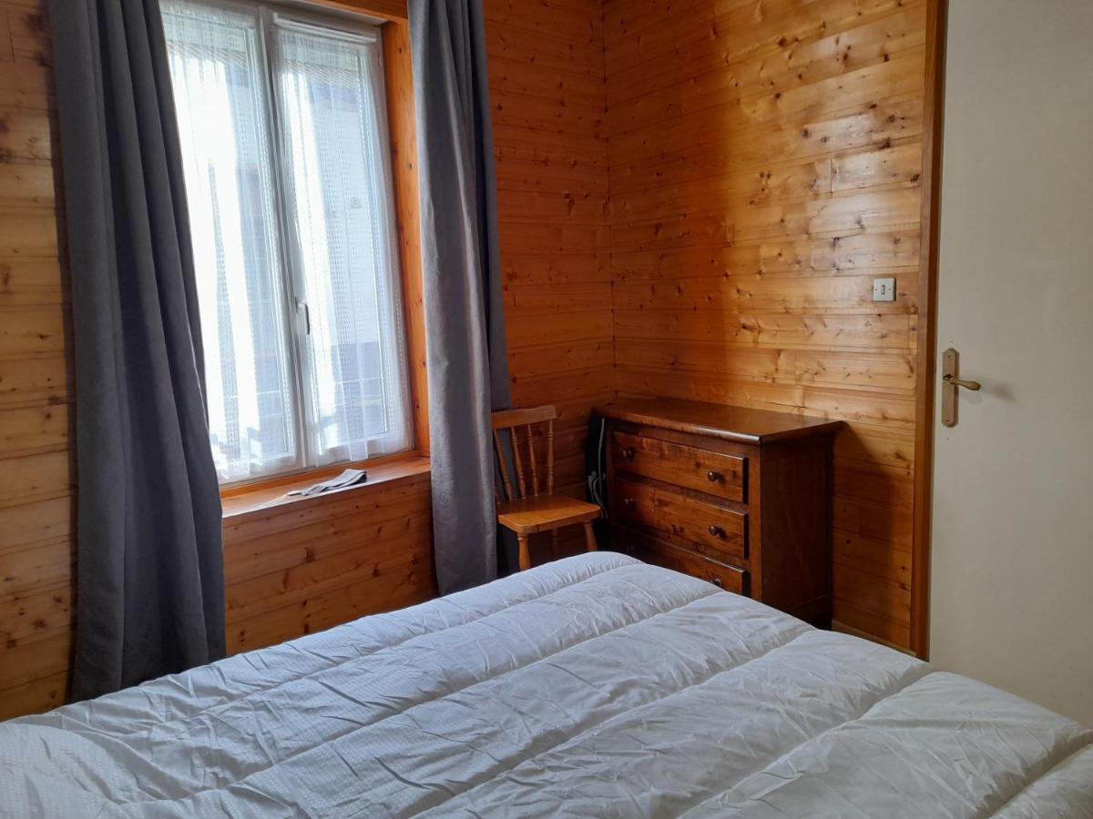 Agréable appartement de 48 m² en RDC La Bourboule Esterno foto